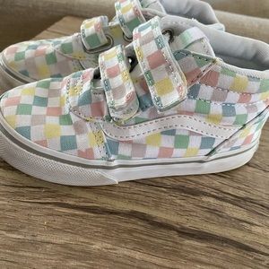Checkered vans size 9